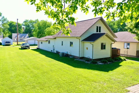 $199,000 | 218 1st Street Northeast, Clara City, MN 56222