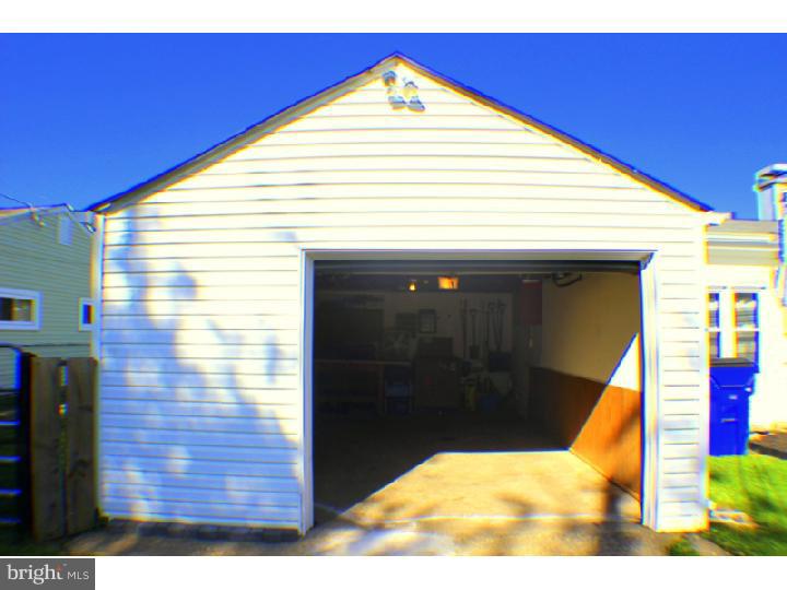 131 Winder Road New Castle, DE 19720 - Photo 22 of 25 Garage