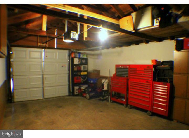 131 Winder Road New Castle, DE 19720 - Photo 23 of 25 Garage