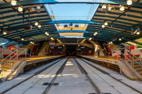 a view of street with large building