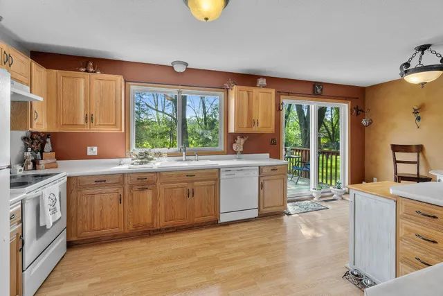 $339,900 | 235 Quehl Avenue North, Lakeland, MN 55043