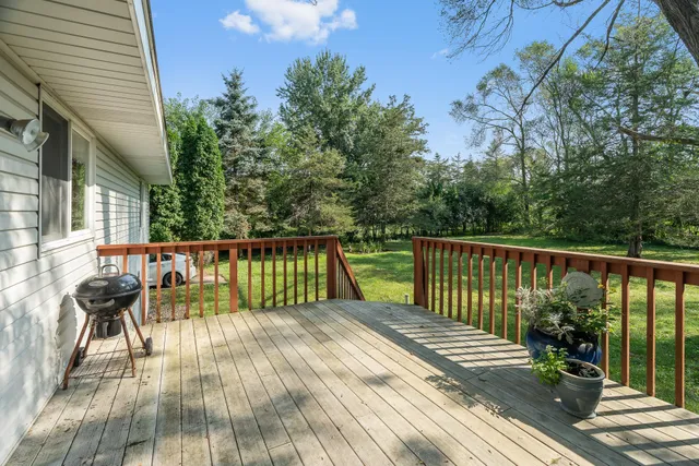 $339,900 | 235 Quehl Avenue North, Lakeland, MN 55043