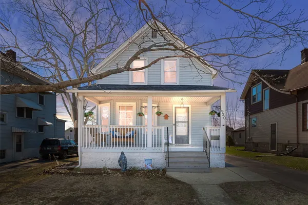 $250,000 | 920 West Park Avenue, Joliet, IL 60436