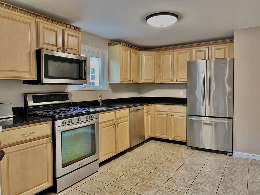98 Lawson Road Scituate, MA 02066 - Photo 10 of 32 Gallery Image 10