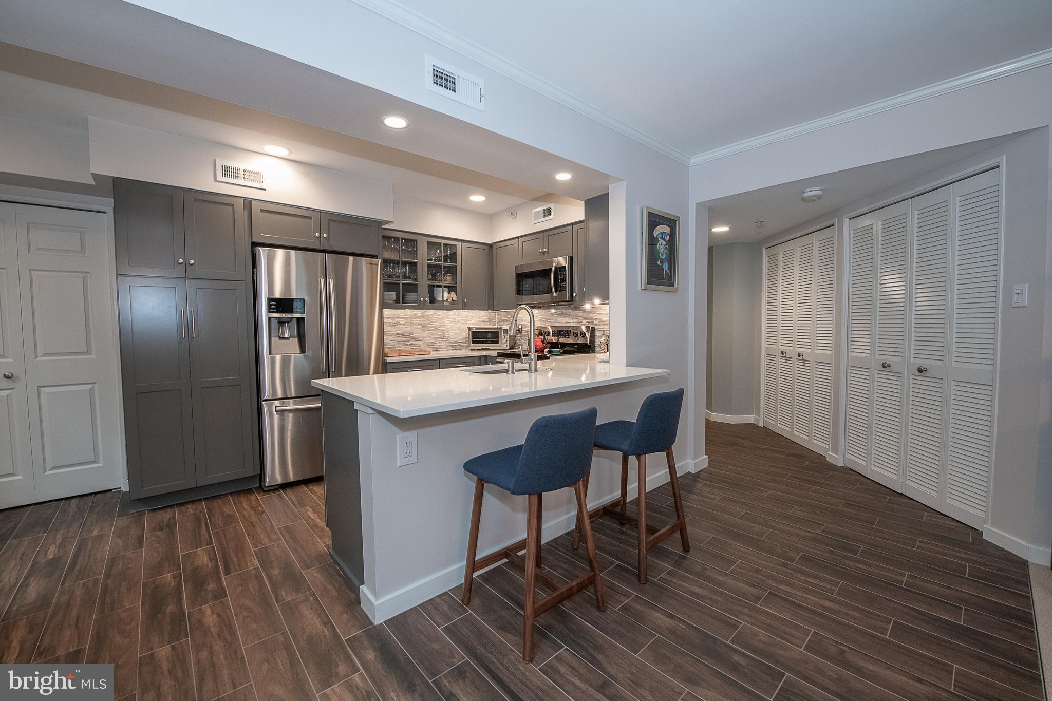 104 Woodside Road, Unit B201 Haverford, PA 19041 - Photo 11 of 32 Fully Renovated Kitchen