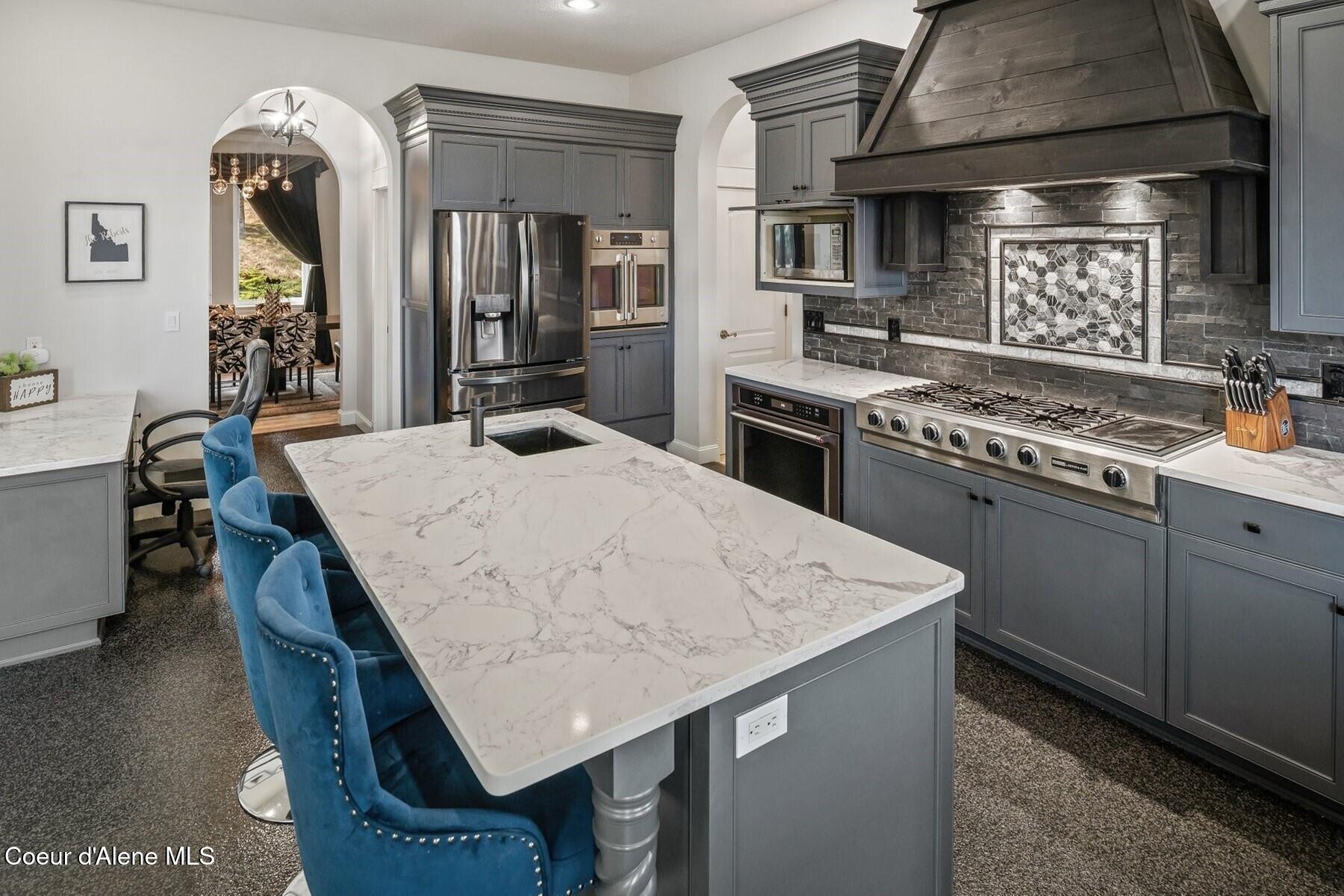 1238 North Reynolds Road Coeur D'Alene, ID 83814 - Photo 11 of 67 Large quartz island