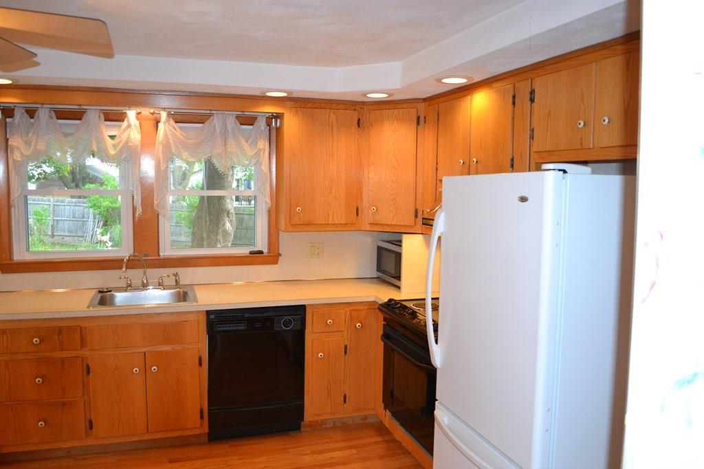 53 Saunders Road Norwood, MA 02062 - Photo 5 of 30