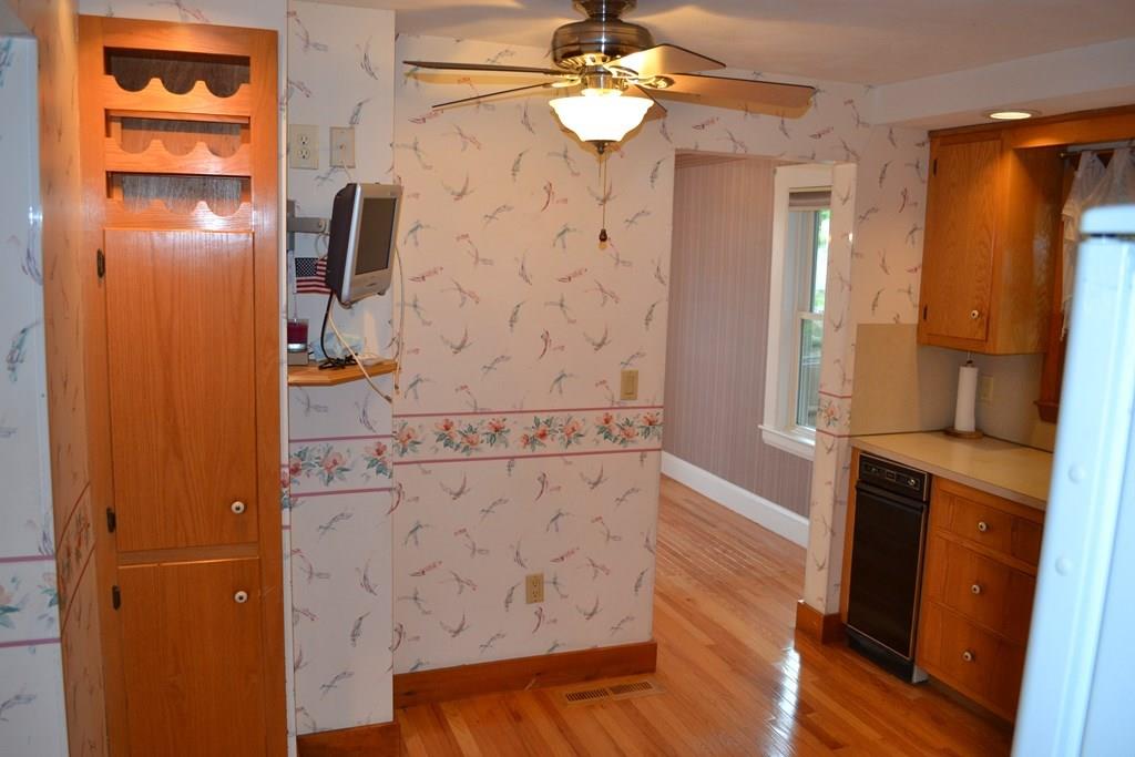 53 Saunders Road Norwood, MA 02062 - Photo 6 of 30