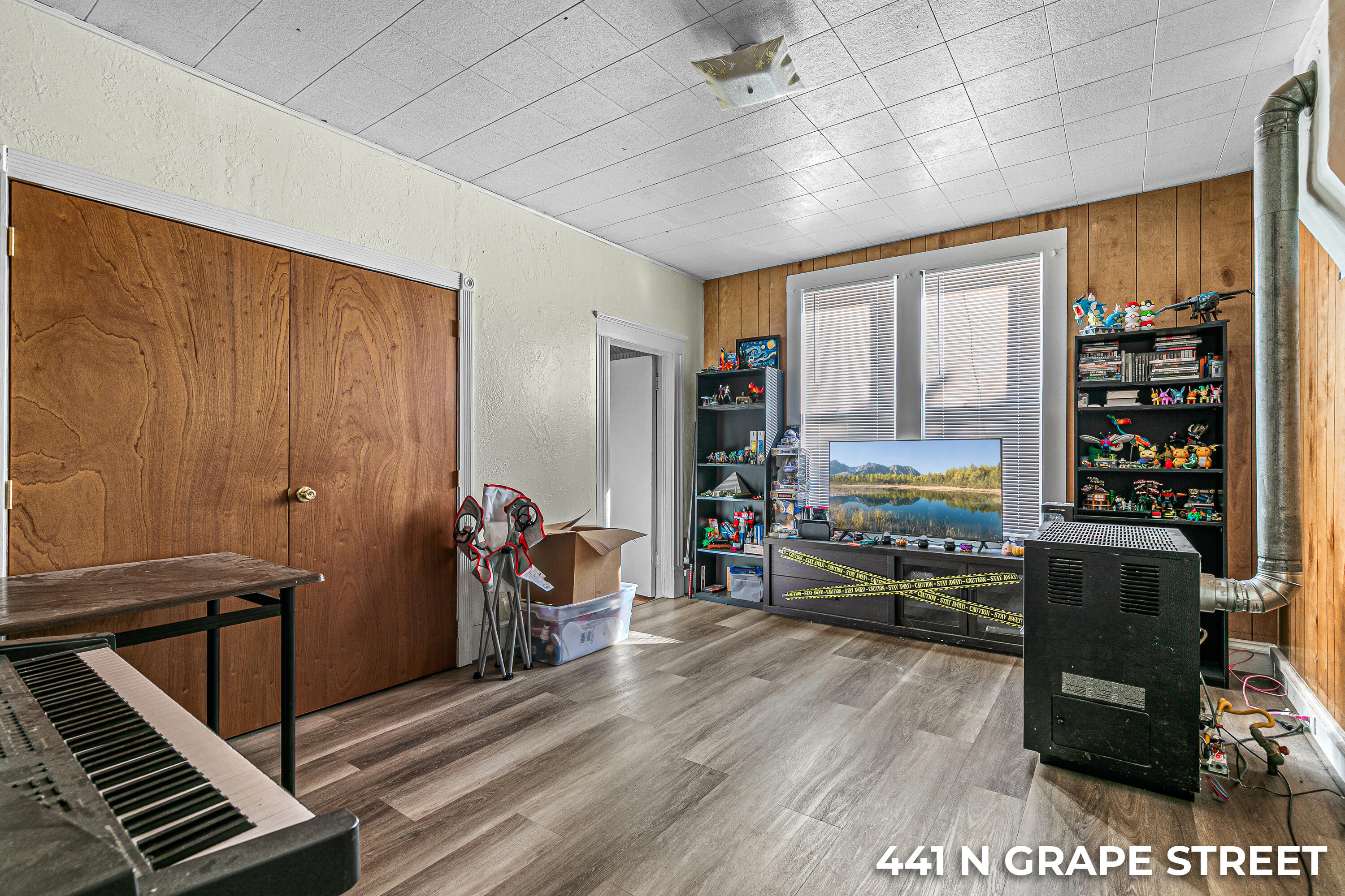441 North Grape Street Medford, OR 97501 - Photo 5 of 30 9R9A5118