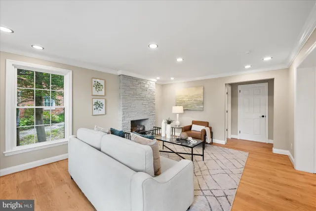 $1,295,000 | 1901 Belle Haven Road, Alexandria, VA 22307