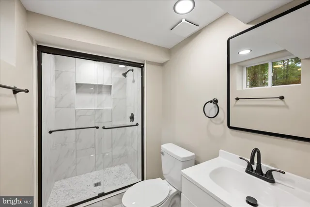 $1,295,000 | 1901 Belle Haven Road, Alexandria, VA 22307