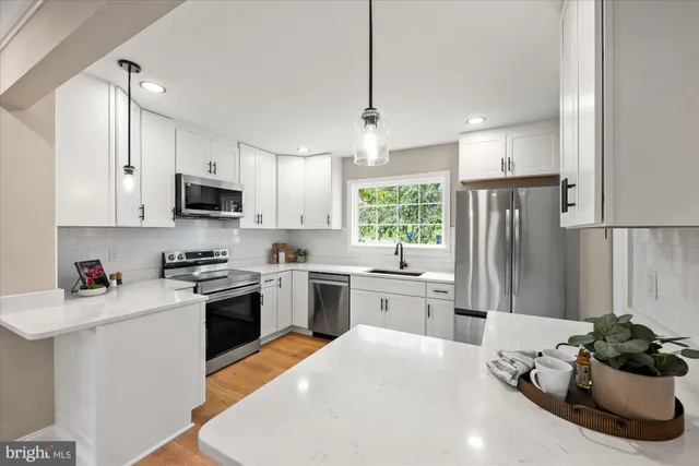 $1,295,000 | 1901 Belle Haven Road, Alexandria, VA 22307