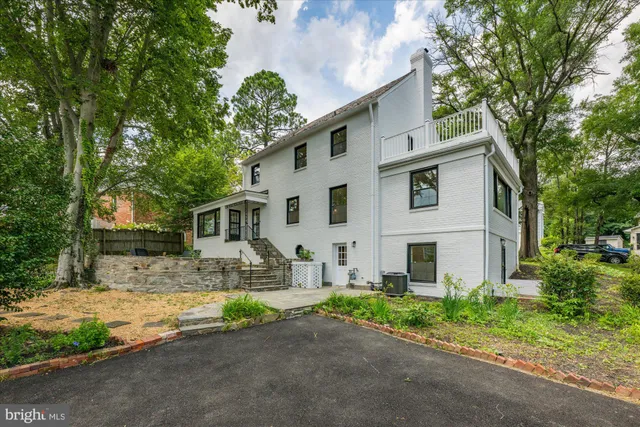 $1,295,000 | 1901 Belle Haven Road, Alexandria, VA 22307