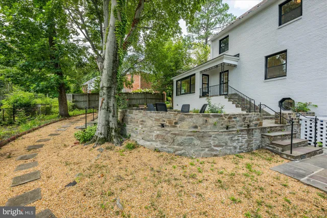 $1,295,000 | 1901 Belle Haven Road, Alexandria, VA 22307