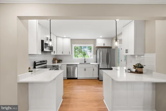 $1,295,000 | 1901 Belle Haven Road, Alexandria, VA 22307