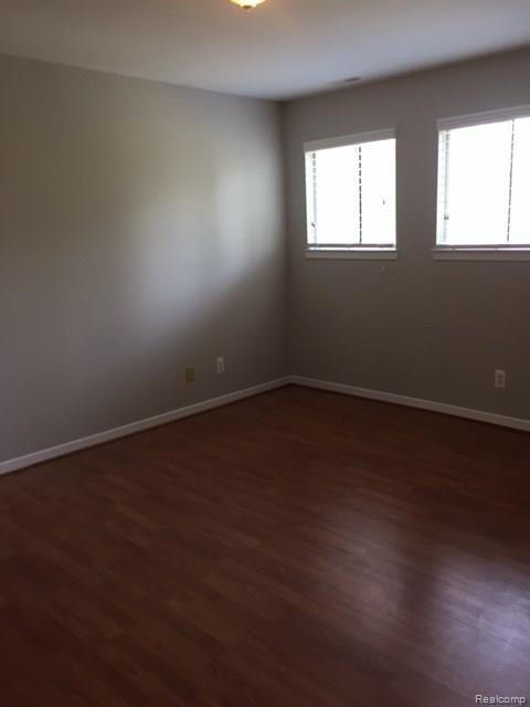 27971 Rollcrest Road, Unit 10 Farmington, MI 48334 - Photo 7 of 13