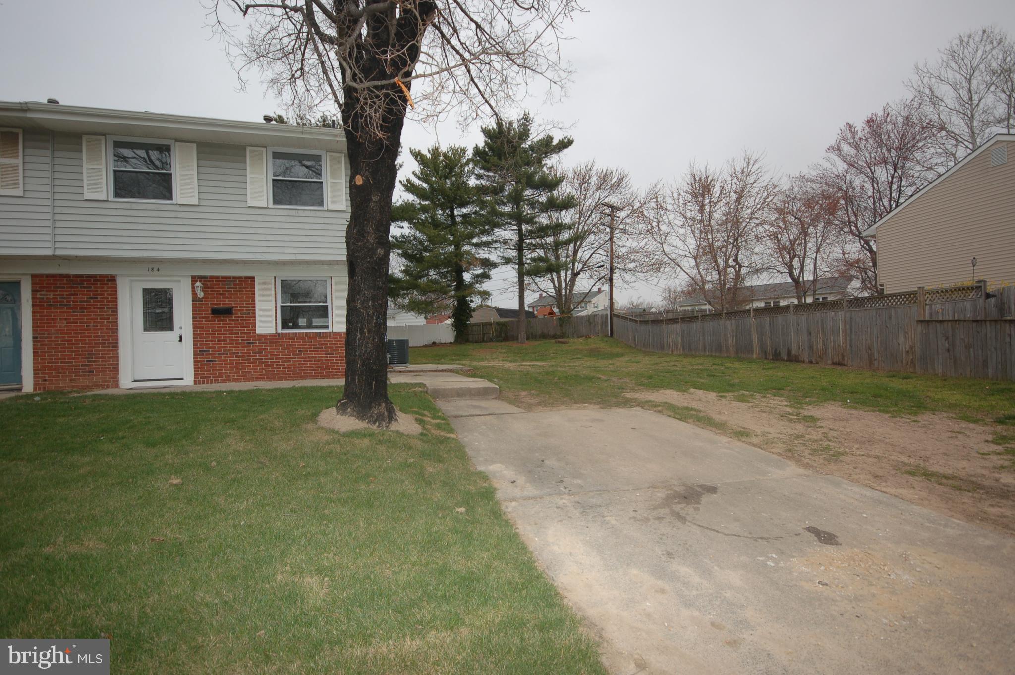 184 Dunlap Road Pasadena, MD 21122 - Photo 1 of 29 Exterior (Front)