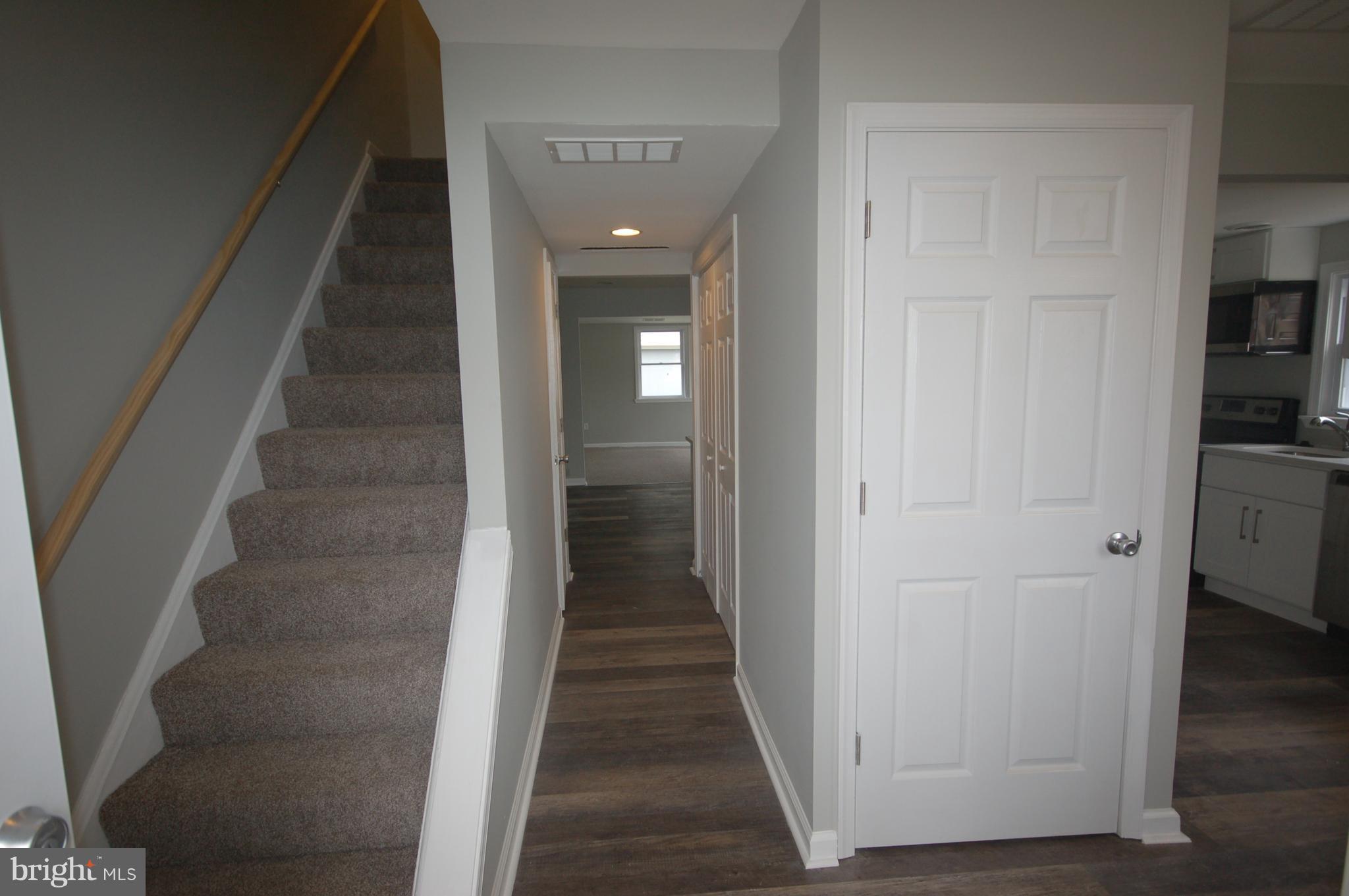 184 Dunlap Road Pasadena, MD 21122 - Photo 3 of 29 Interior (General)
