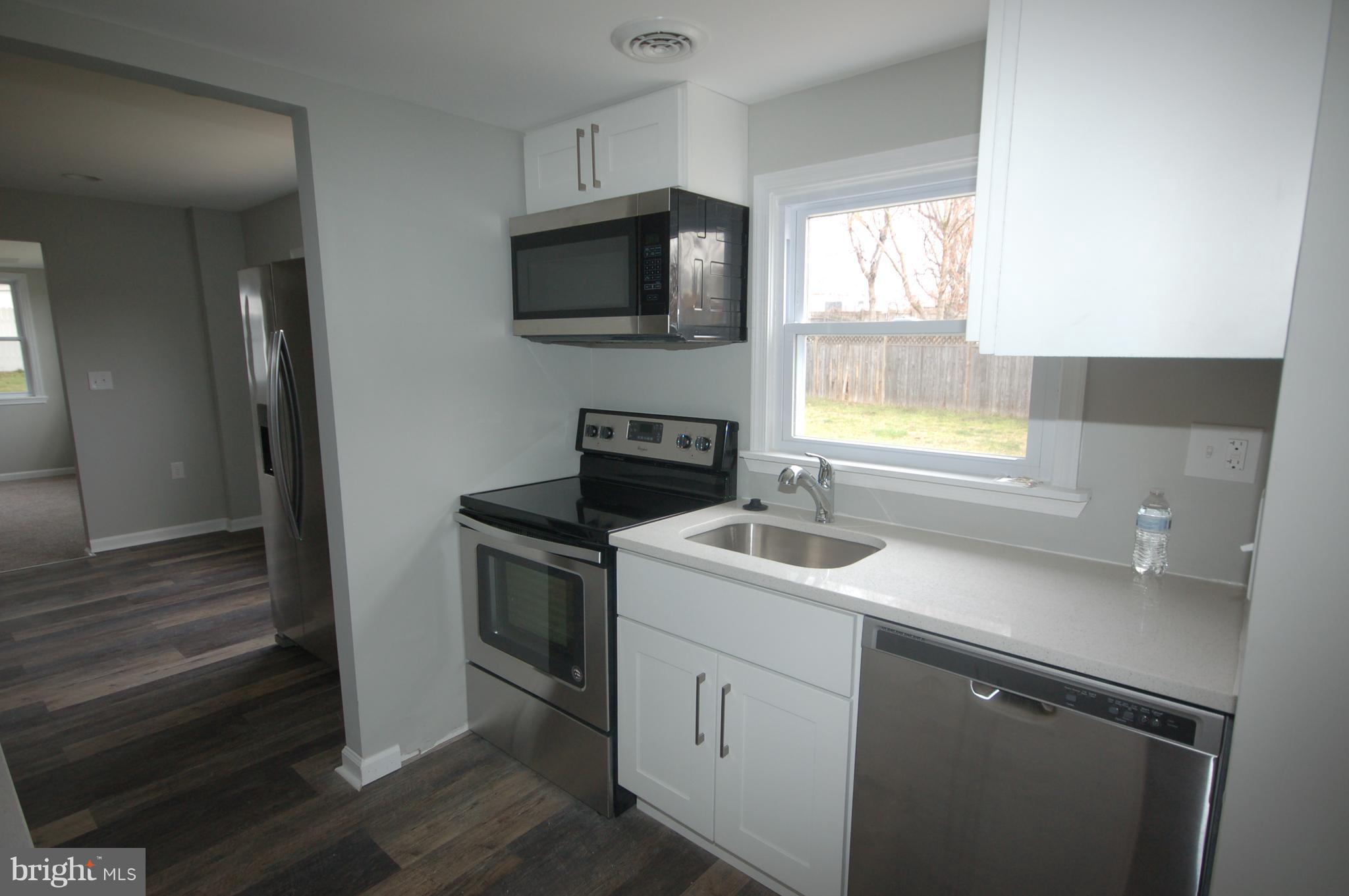 184 Dunlap Road Pasadena, MD 21122 - Photo 5 of 29 Kitchen