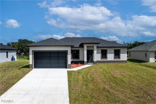 $2,100 | 2602 73rd Street West, Lehigh Acres, FL 33971