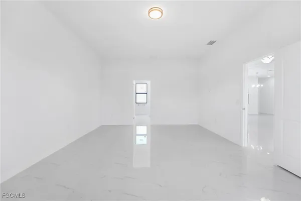$2,100 | 2602 73rd Street West, Lehigh Acres, FL 33971