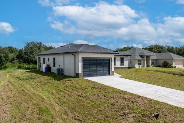 $2,100 | 2602 73rd Street West, Lehigh Acres, FL 33971