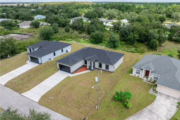 $2,100 | 2602 73rd Street West, Lehigh Acres, FL 33971