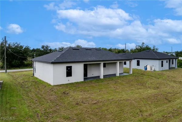 $2,100 | 2602 73rd Street West, Lehigh Acres, FL 33971