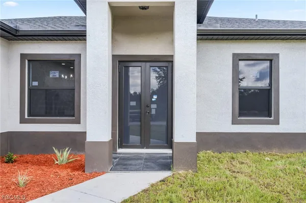 $2,100 | 2602 73rd Street West, Lehigh Acres, FL 33971