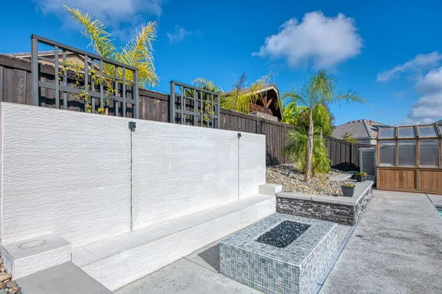 $1,295,000 | 2468 East Kynzlee Avenue, Fresno, CA 93730