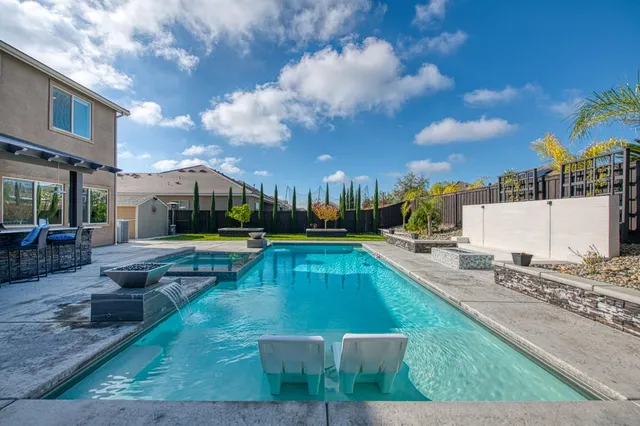 $1,295,000 | 2468 East Kynzlee Avenue, Fresno, CA 93730