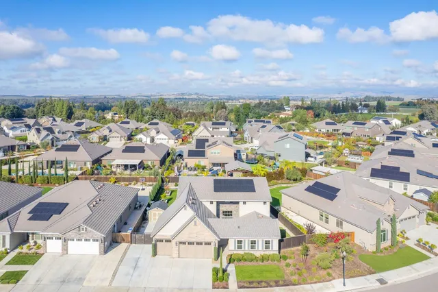 $1,295,000 | 2468 East Kynzlee Avenue, Fresno, CA 93730