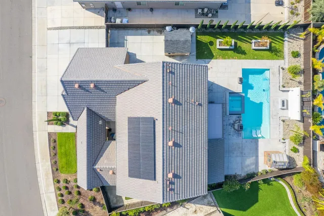 $1,295,000 | 2468 East Kynzlee Avenue, Fresno, CA 93730