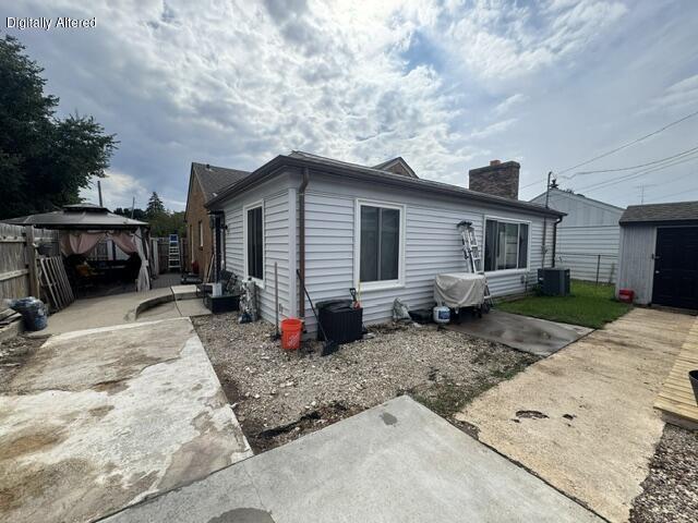 700 Kingston Avenue Racine, WI 53402 - Photo 20 of 21 back/side of home view 2