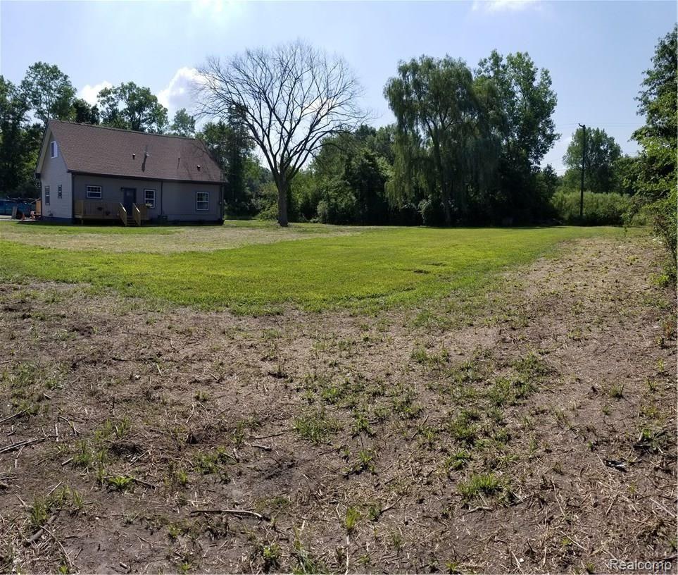43409 Willow Road Belleville, MI 48111 - Photo 28 of 38 20180813_113234.jpg