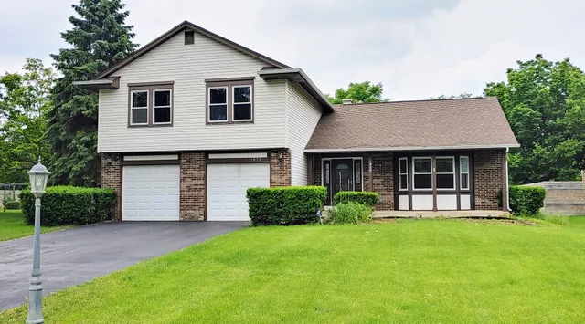 $3,399 | 1970 Dogwood Drive, Hoffman Estates, IL 60192