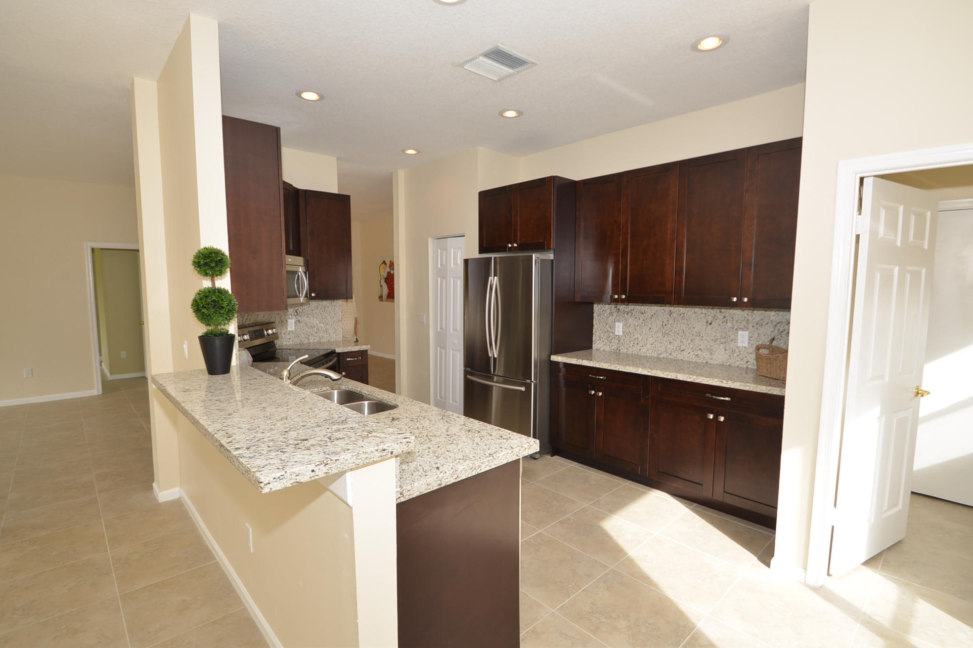 12696 Tucano Circle Boca Raton, FL 33428 - Photo 18 of 39 Breakfast Bar
