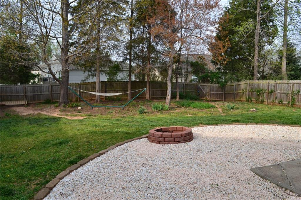 6032 Raisin Tree Lane Charlotte, NC 28215 - Photo 4 of 16 Gallery Image 4