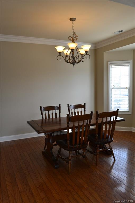 6032 Raisin Tree Lane Charlotte, NC 28215 - Photo 5 of 16 Gallery Image 5