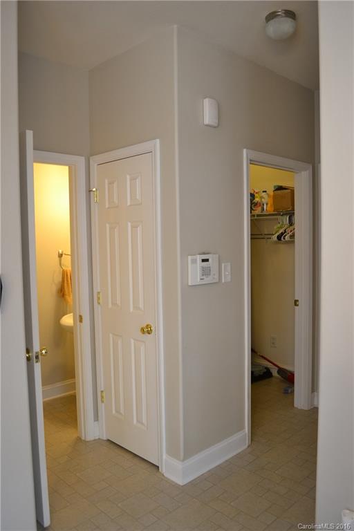 6032 Raisin Tree Lane Charlotte, NC 28215 - Photo 8 of 16 Gallery Image 8