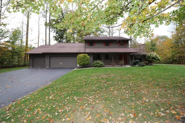 $479,900 | 226 Lakeshore Drive, Batesville, IN 47006