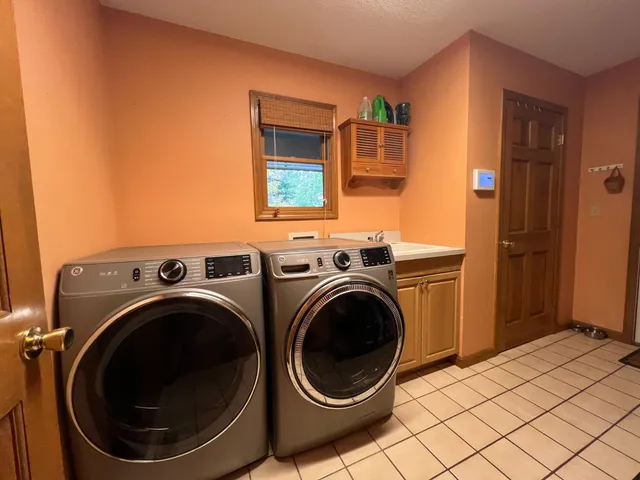 $479,900 | 226 Lakeshore Drive, Batesville, IN 47006