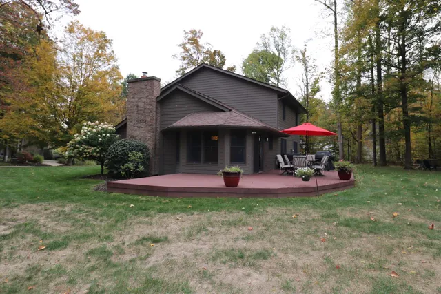 $479,900 | 226 Lakeshore Drive, Batesville, IN 47006