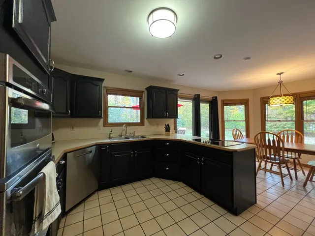 $479,900 | 226 Lakeshore Drive, Batesville, IN 47006