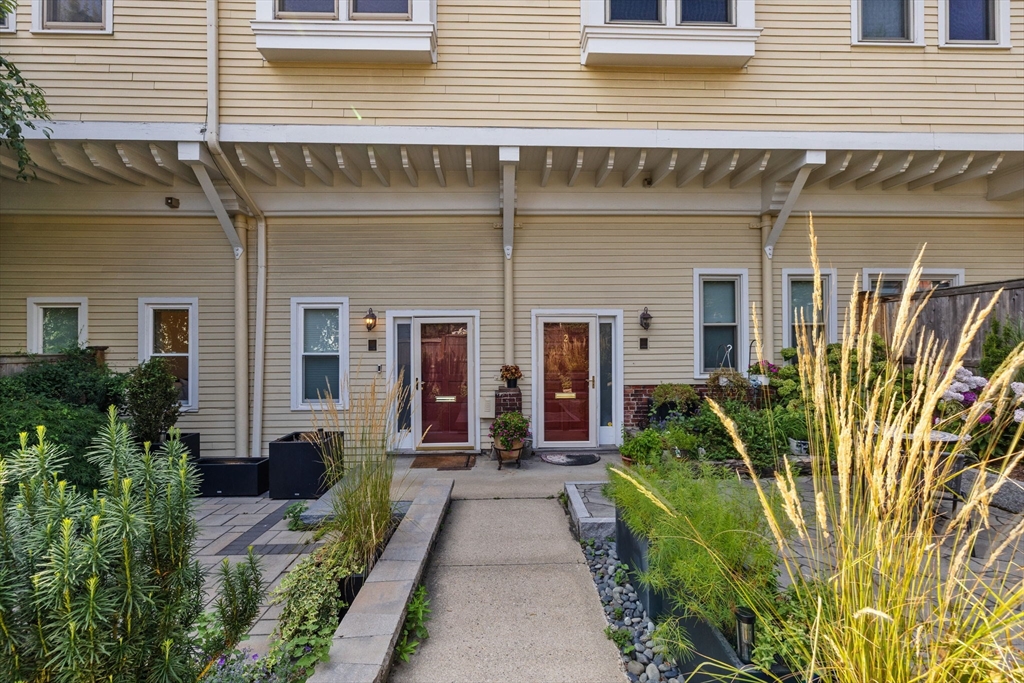 44 High Street, Unit 7 Boston, MA 02129 - Photo 33 of 36