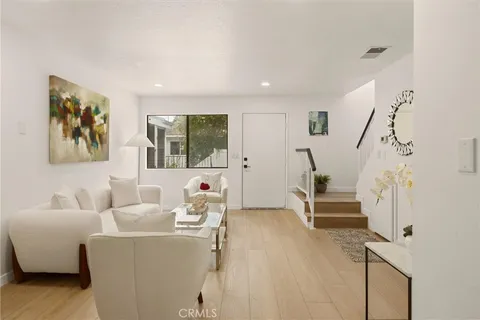 $499,995 | 633 Hardin Drive, Unit 3, Inglewood, CA 90302