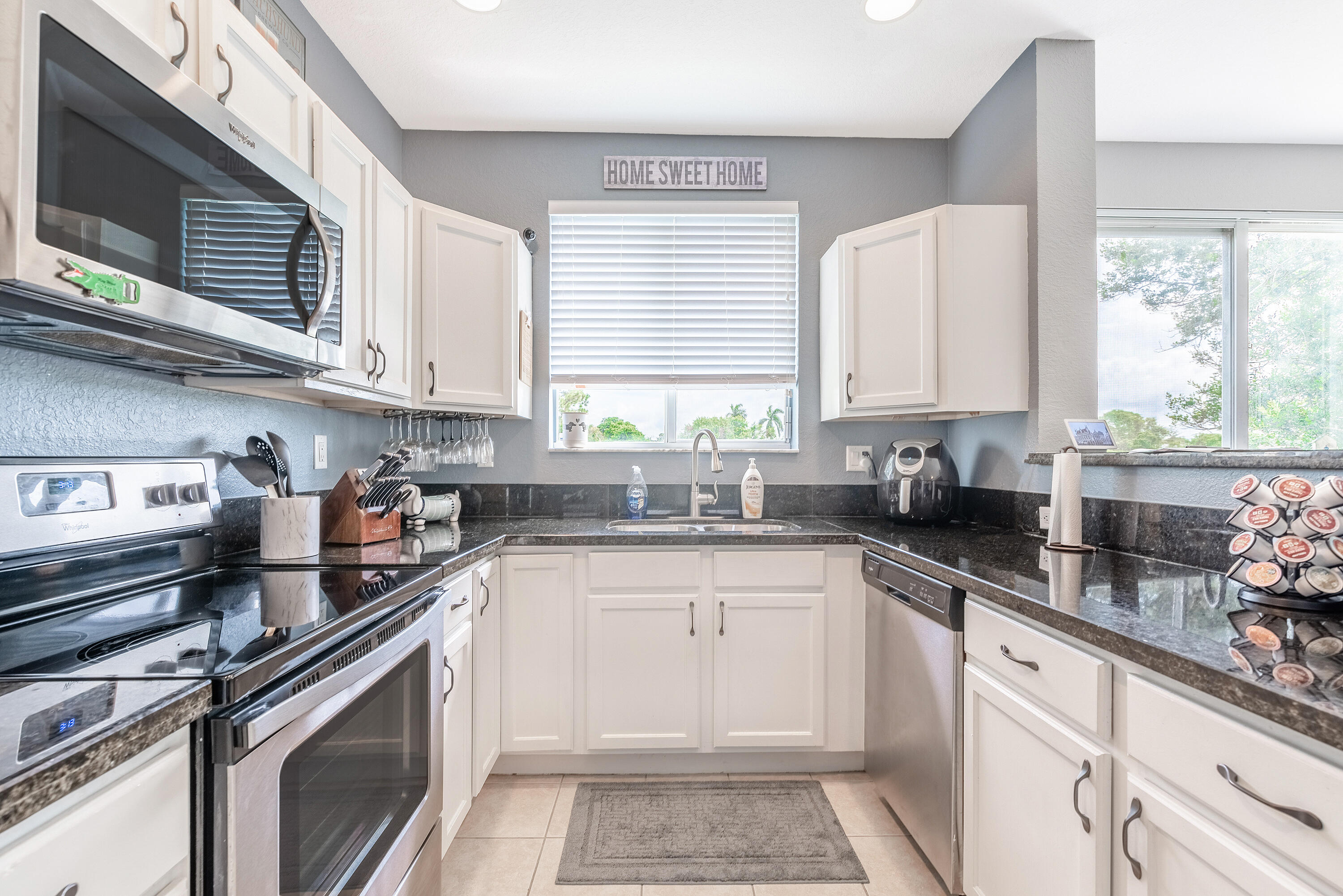 3171 Laurel Ridge Circle Riviera Beach, FL 33404 - Photo 7 of 20 3171LaurelRidgeCir-12