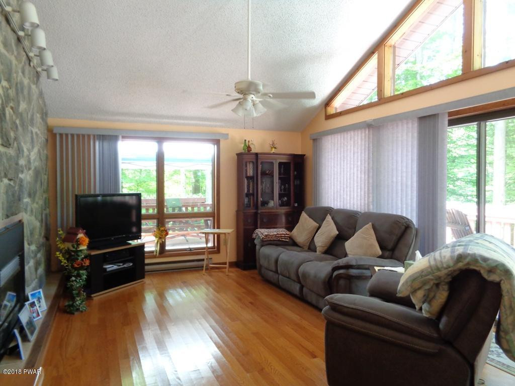 1063 Boat House Road Lake Ariel, PA 18436 - Photo 11 of 34 Living Room