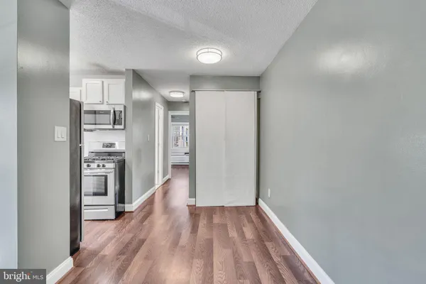 $2,000 | 2237 Farrington Avenue, Unit 203, Alexandria, VA 22303