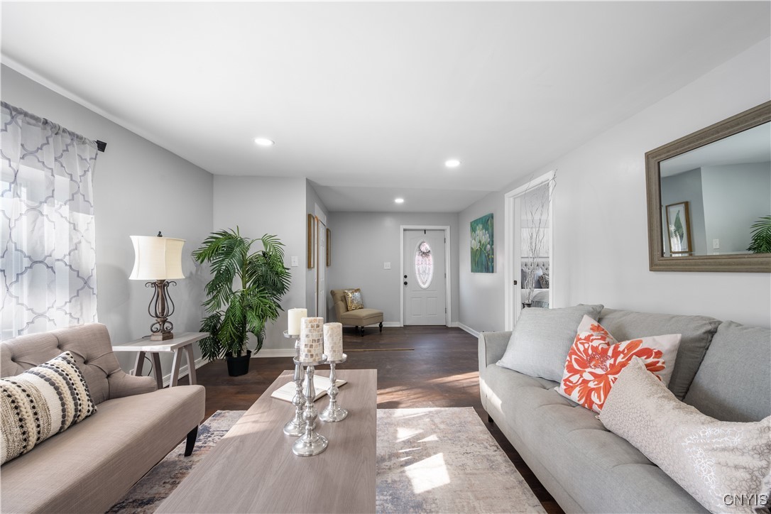 11 Kingdom Road Volney, NY 13126 - Photo 4 of 32